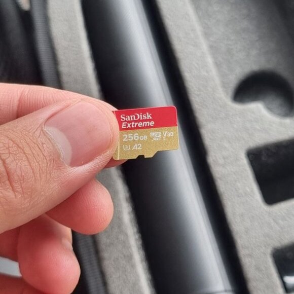 Insta360 X2 Bundle - Picture 2 of 6